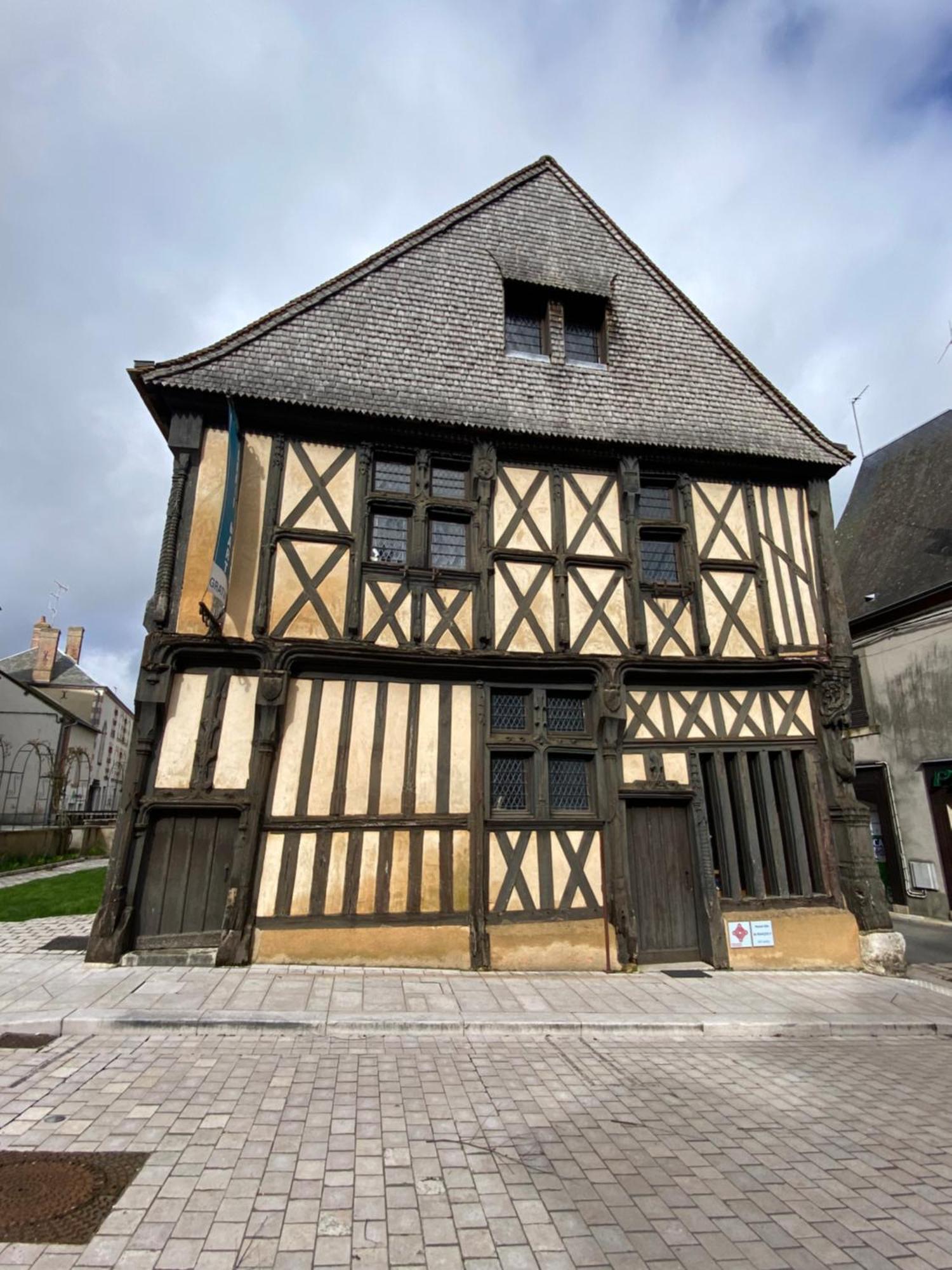 La Cabane Aubigny-sur-Nère Exterior foto